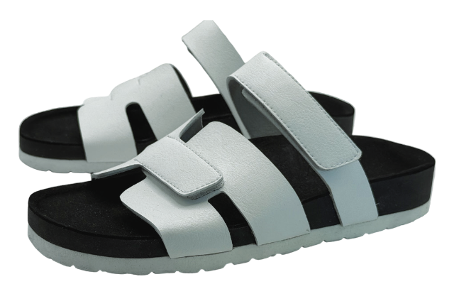 Slipper met een brede en een smalle klittenband